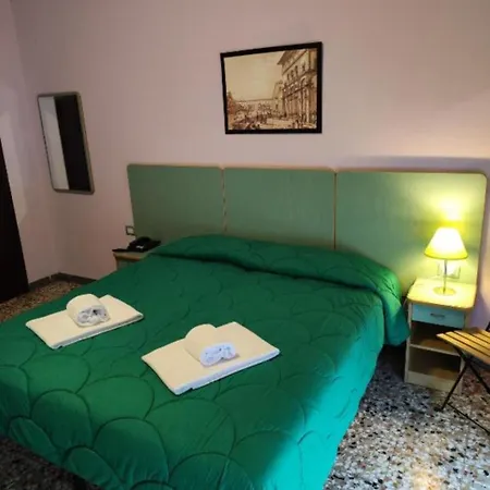 Etrusco Hotel *